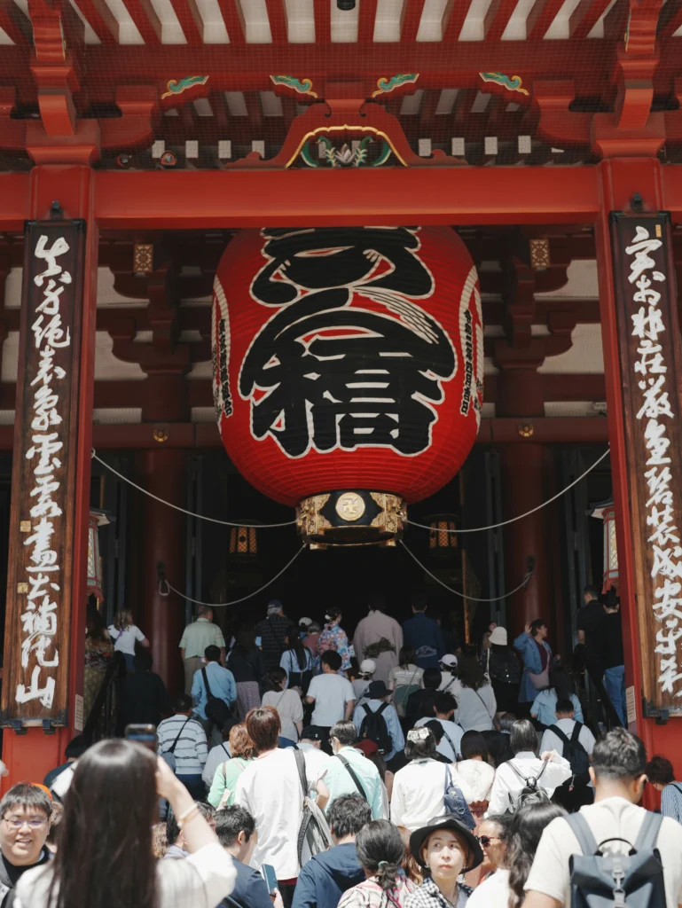 Giant red chochin lantern at Senso-ji Temple entrance, Tokyo
